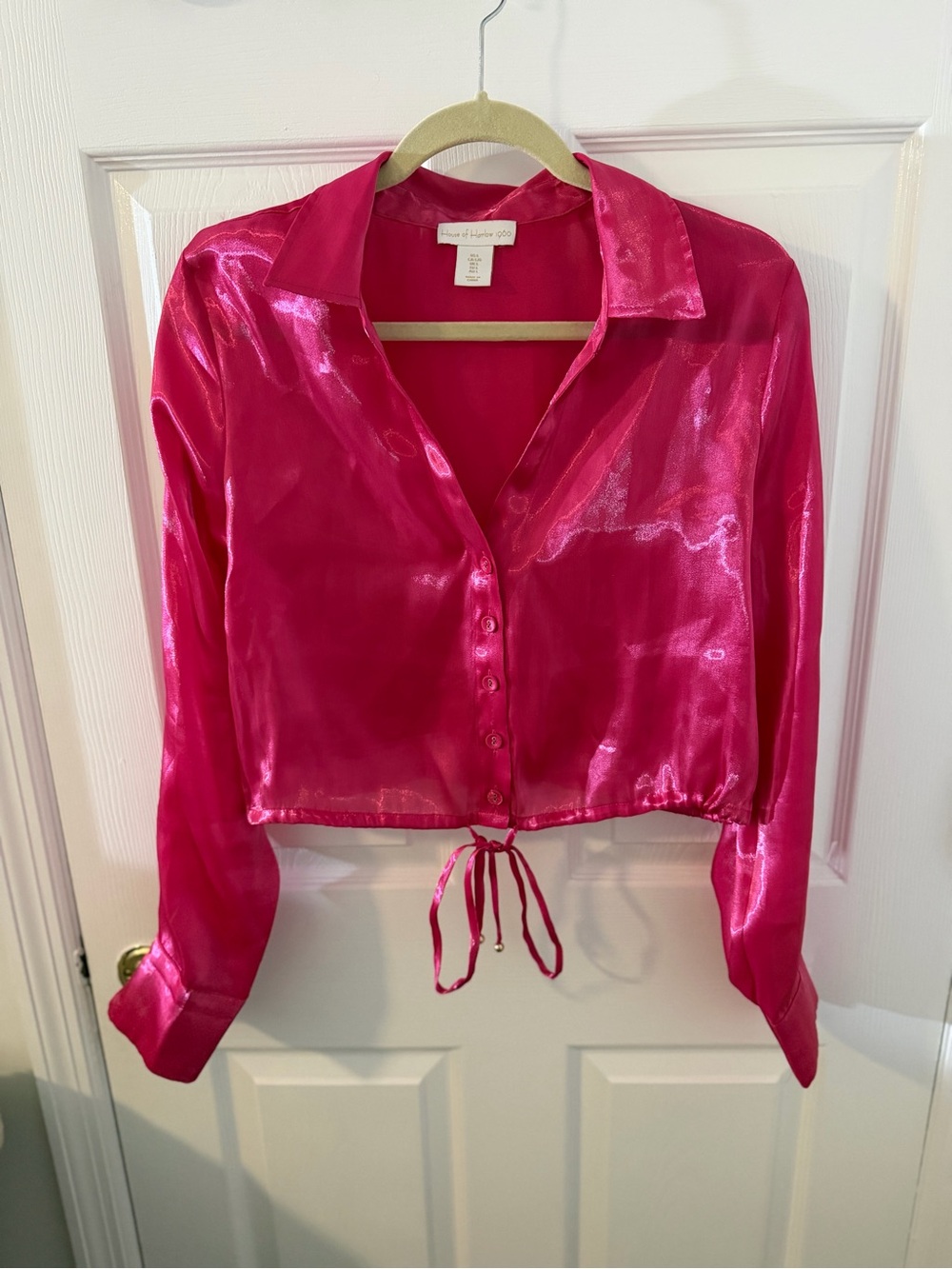 House of Harlow 1960 Satin Cropped Button-Up in Hot Pink